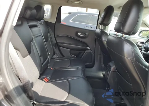 2018 Jeep Compass Latitude z USA, uszkodzony, nr VIN 3C4NJDBB2JT458393